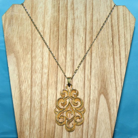 Trifari Jewelry Vintage Crown Trifari Scroll Necklace Swirls Paperclip Style Chain Gold Tone
